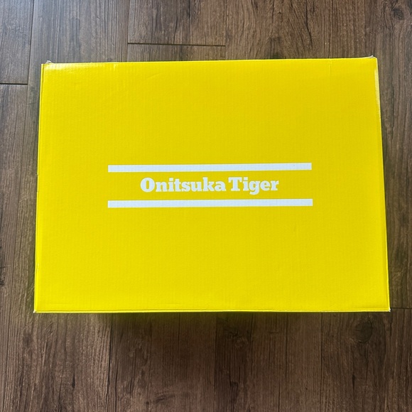 Onitsuka Tiger Men’s Sneakers Worn Once Like New